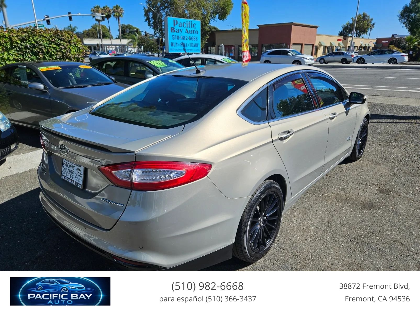 Used 2015 Ford Fusion Energi Titanium FWD image 6