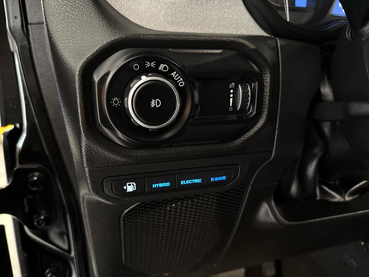 Used 2024 Jeep Wrangler Unlimited image 10