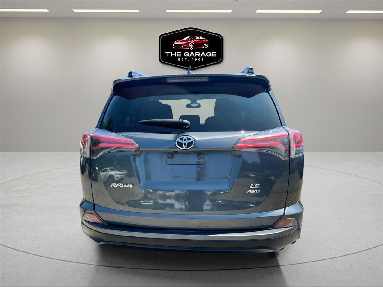 Used 2018 Toyota RAV4 LE w/ All Weather Liner Package AWD/4WD image 4