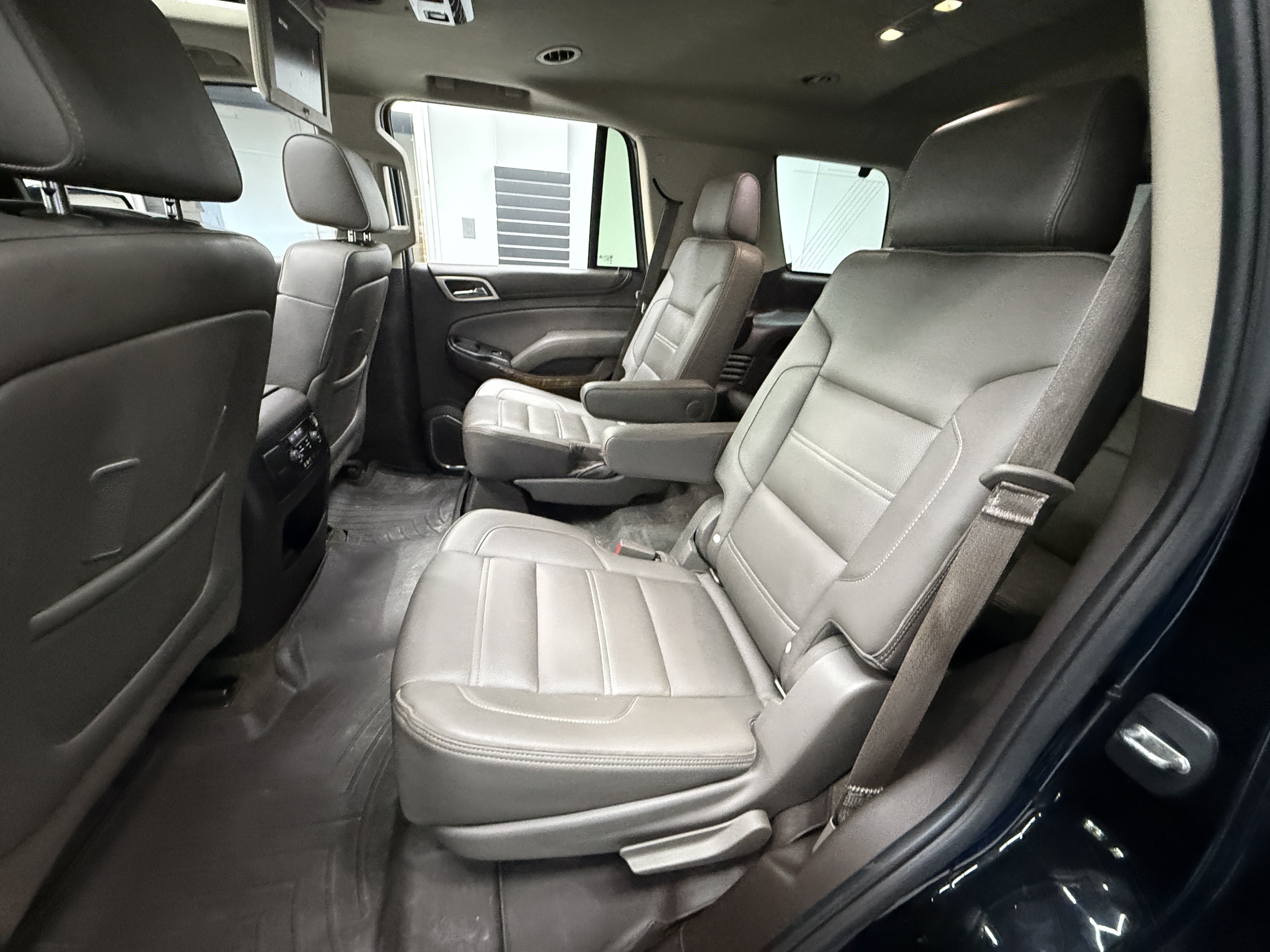 Used 2015 GMC Yukon Denali w/ Open Road Package AWD/4WD image 24