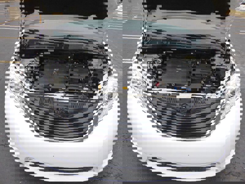 Used 2014 Toyota Sienna LE image 31