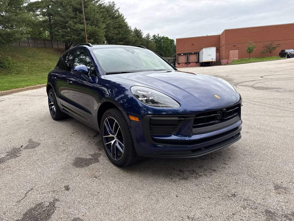 Used 2023 Porsche Macan AWD/4WD image 7