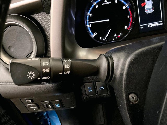 Used 2017 Toyota RAV4 XLE AWD/4WD image 30