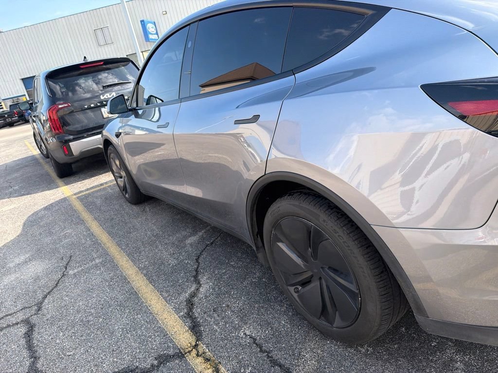 Used 2026 Tesla Model Y Long Range AWD/4WD image 6