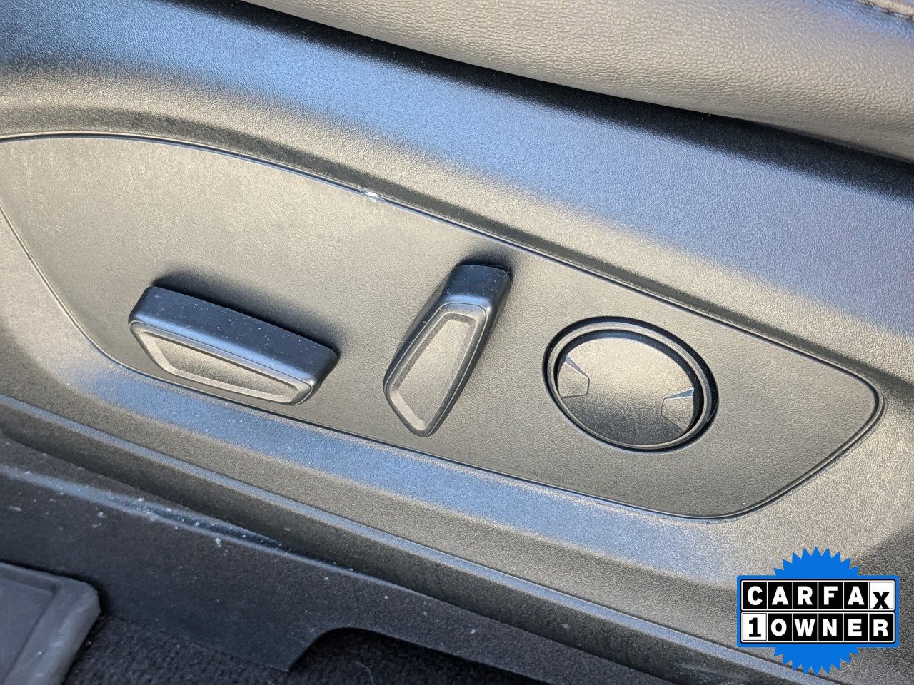 Certified 2022 Ford Explorer XLT w/ Equipment Group 202A image 22