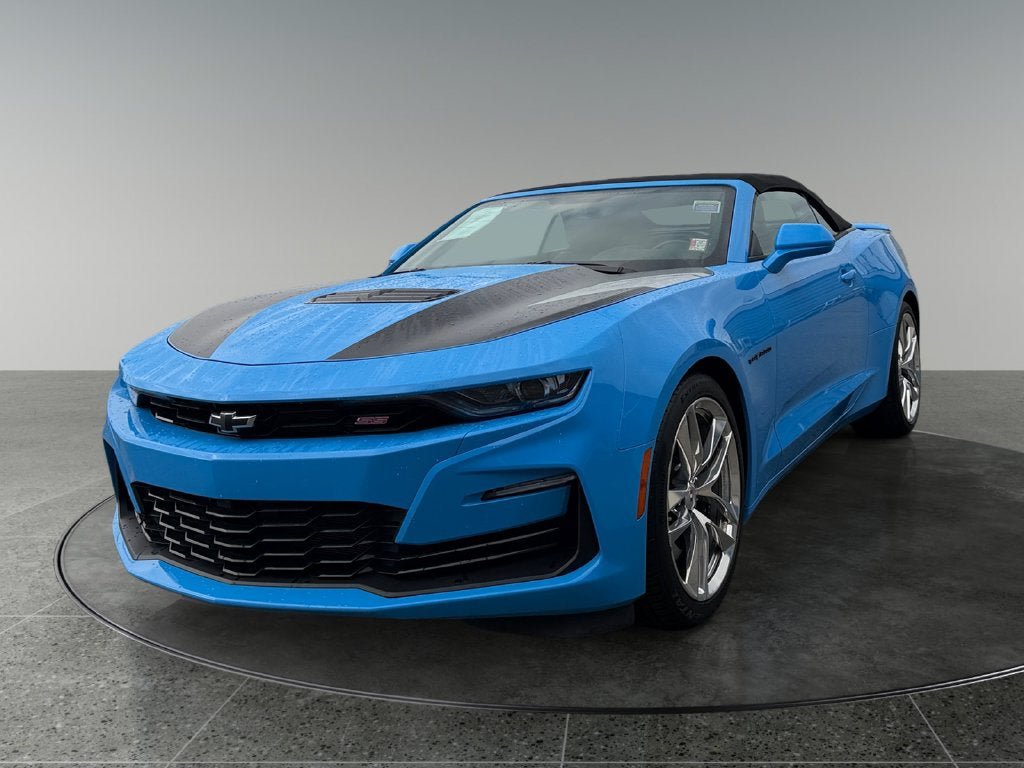 Used 2023 Chevrolet Camaro SS w/ Design Package 3 RWD image 3