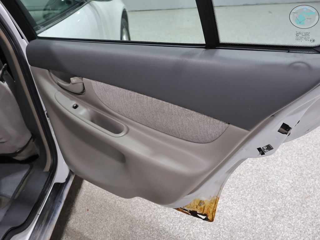 Used 2003 Oldsmobile Alero GL FWD image 21