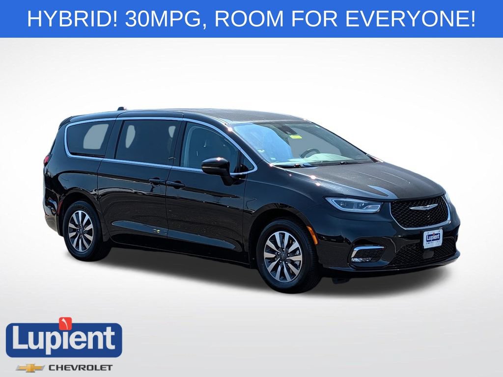 Used 2023 Chrysler Pacifica Touring-L