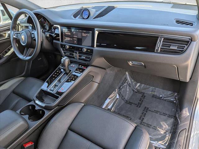 Certified 2025 Porsche Macan Turbo image 26