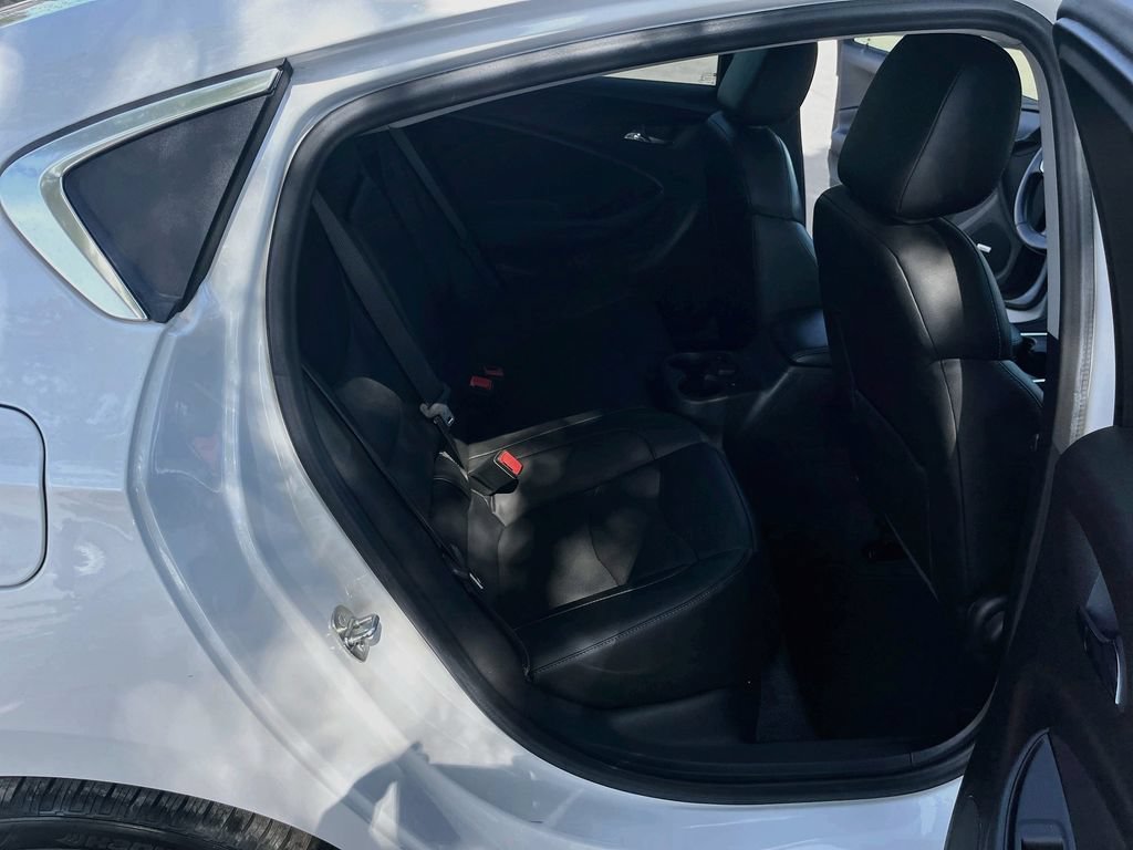 Used 2018 Chevrolet Volt Premier w/ Driver Confidence Package FWD image 27