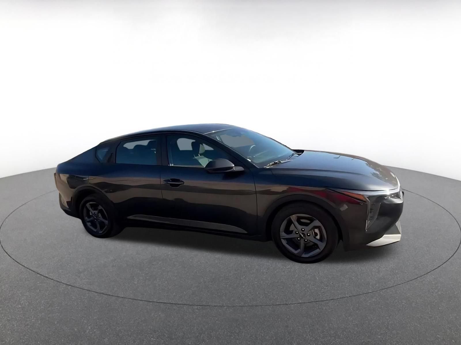 Used 2025 Kia K4 FWD image 2