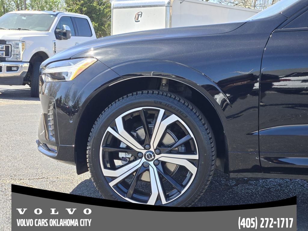 Certified 2024 Volvo XC60 B5 Ultimate w/ Protection Package Premier image 6