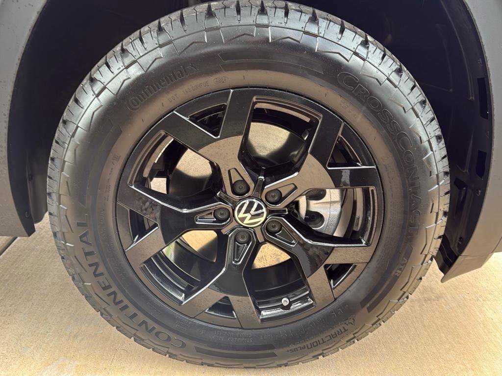 New 2025 Volkswagen Atlas Peak Edition SE image 20