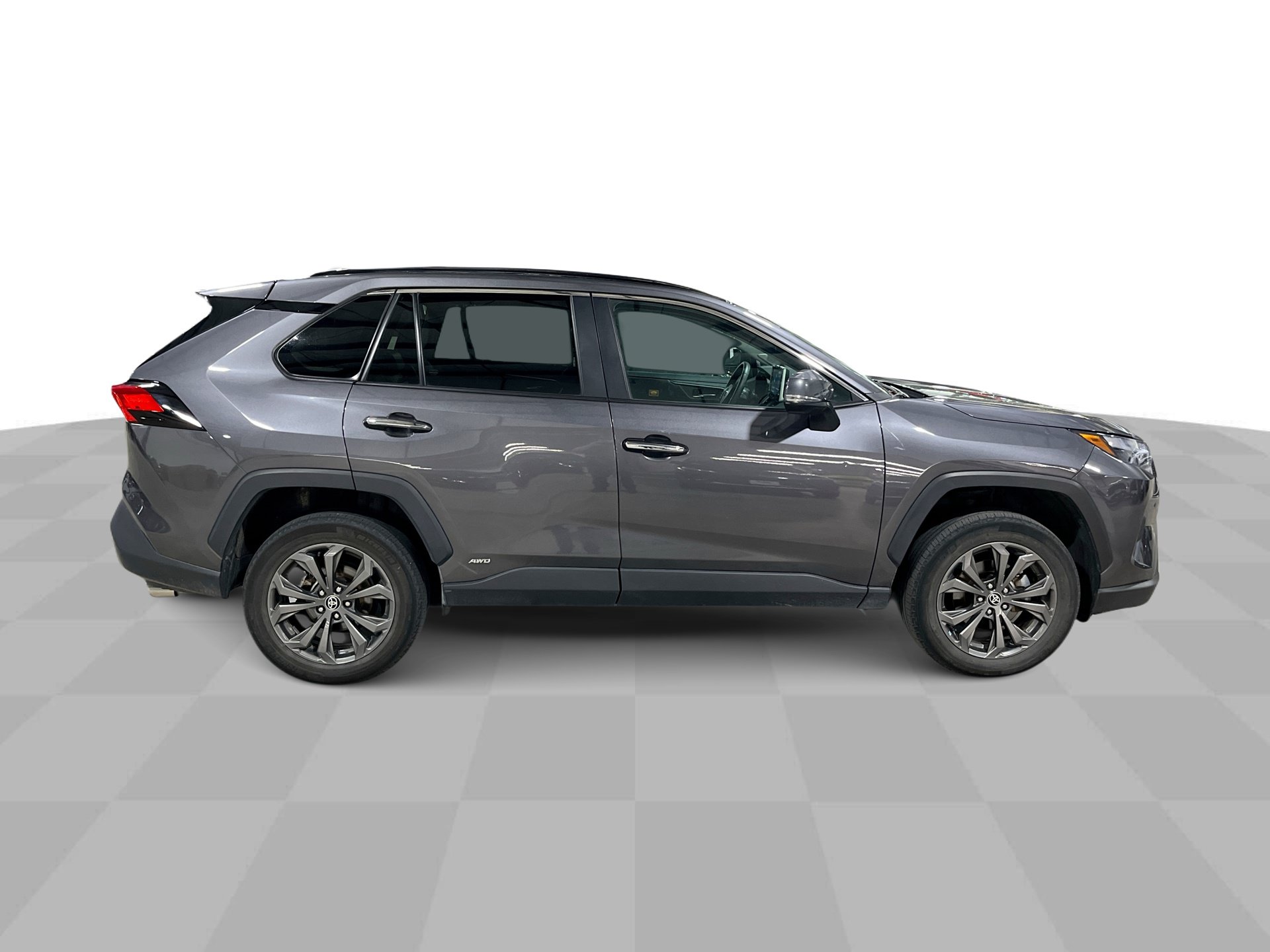 Used 2022 Toyota RAV4 Limited AWD/4WD image 10