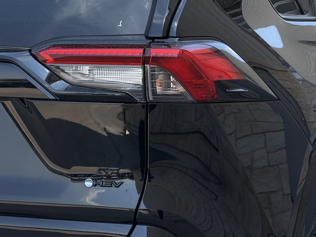 Used 2025 Toyota RAV4 SE AWD/4WD image 11