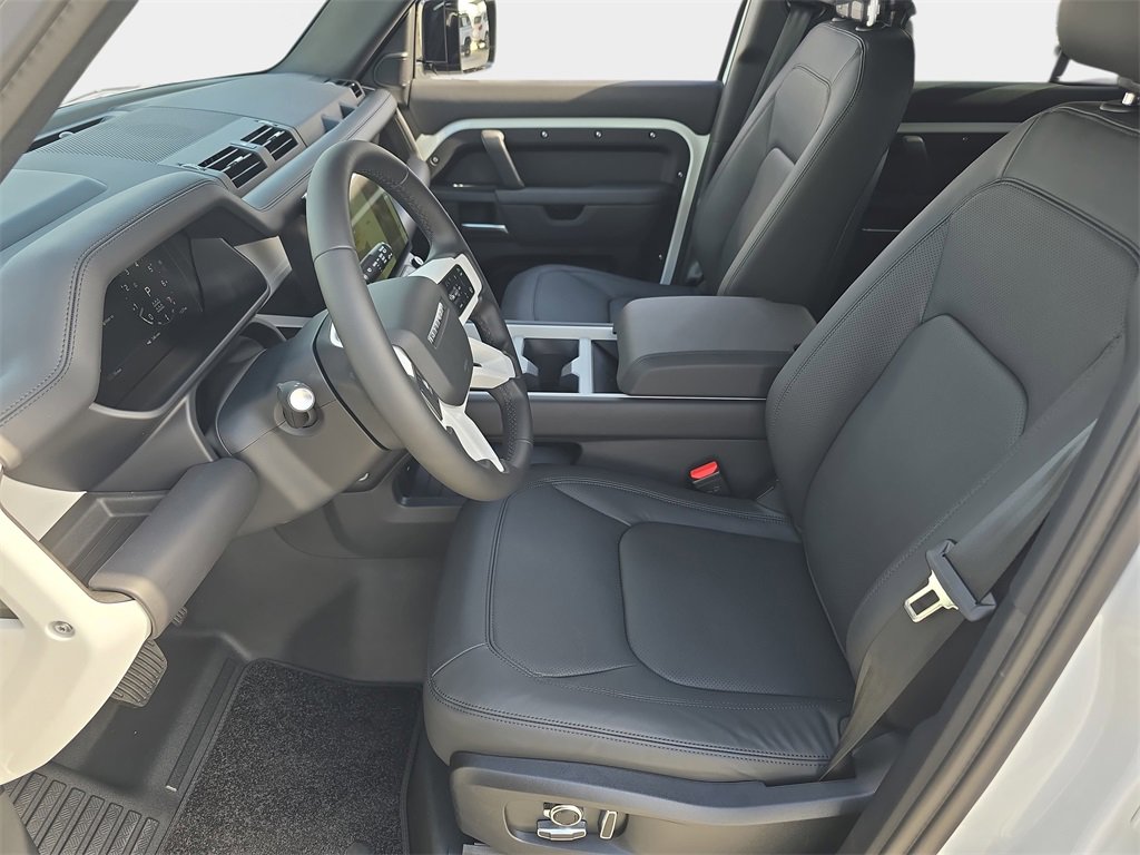 New 2026 Land Rover Defender 130 X-Dynamic SE image 16
