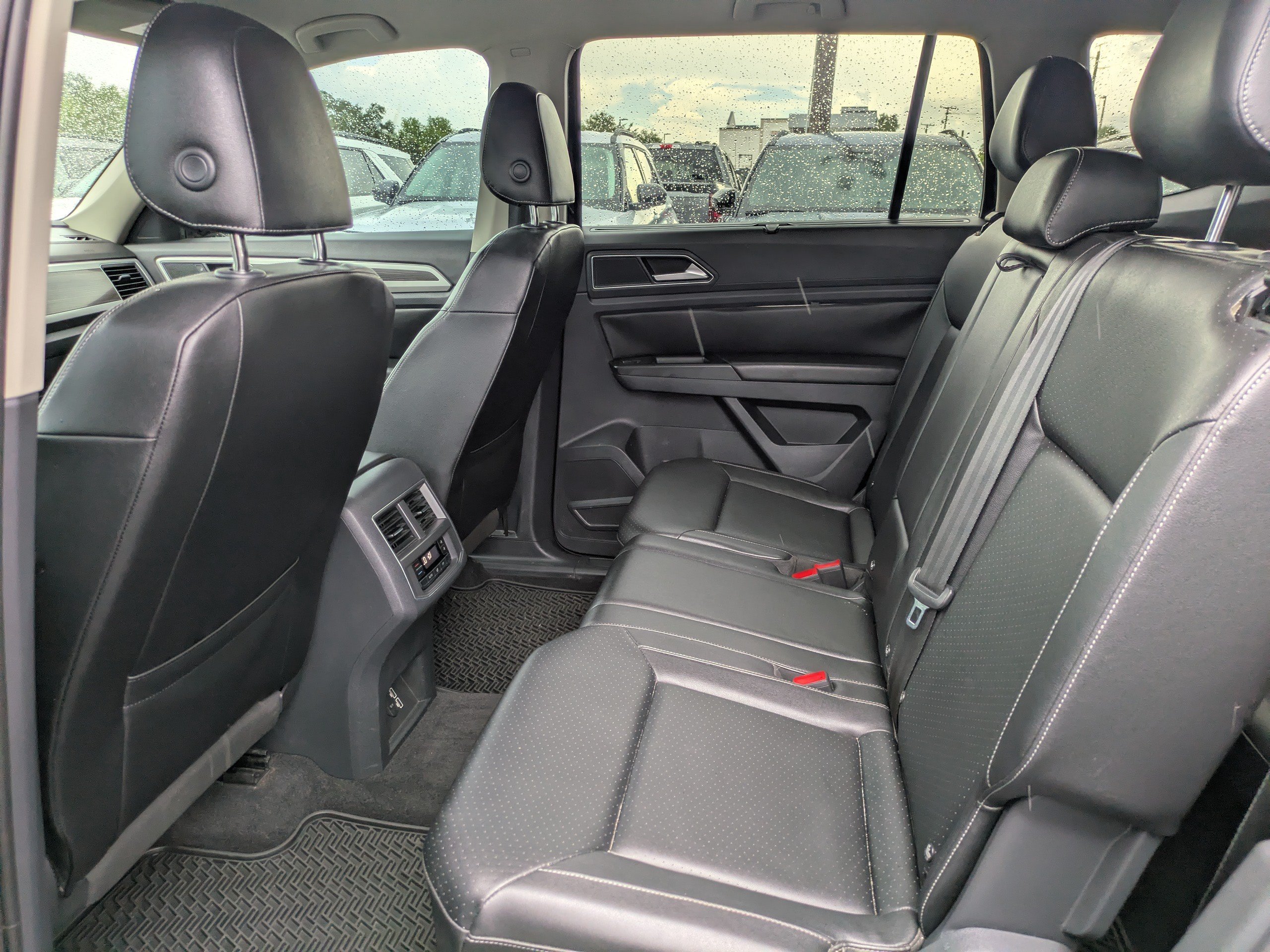 Used 2018 Volkswagen Atlas SE AWD/4WD image 13