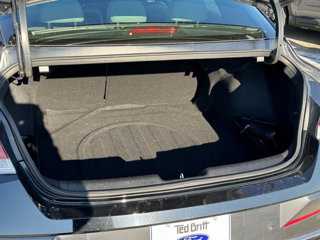 Used 2024 Hyundai Elantra Limited image 18