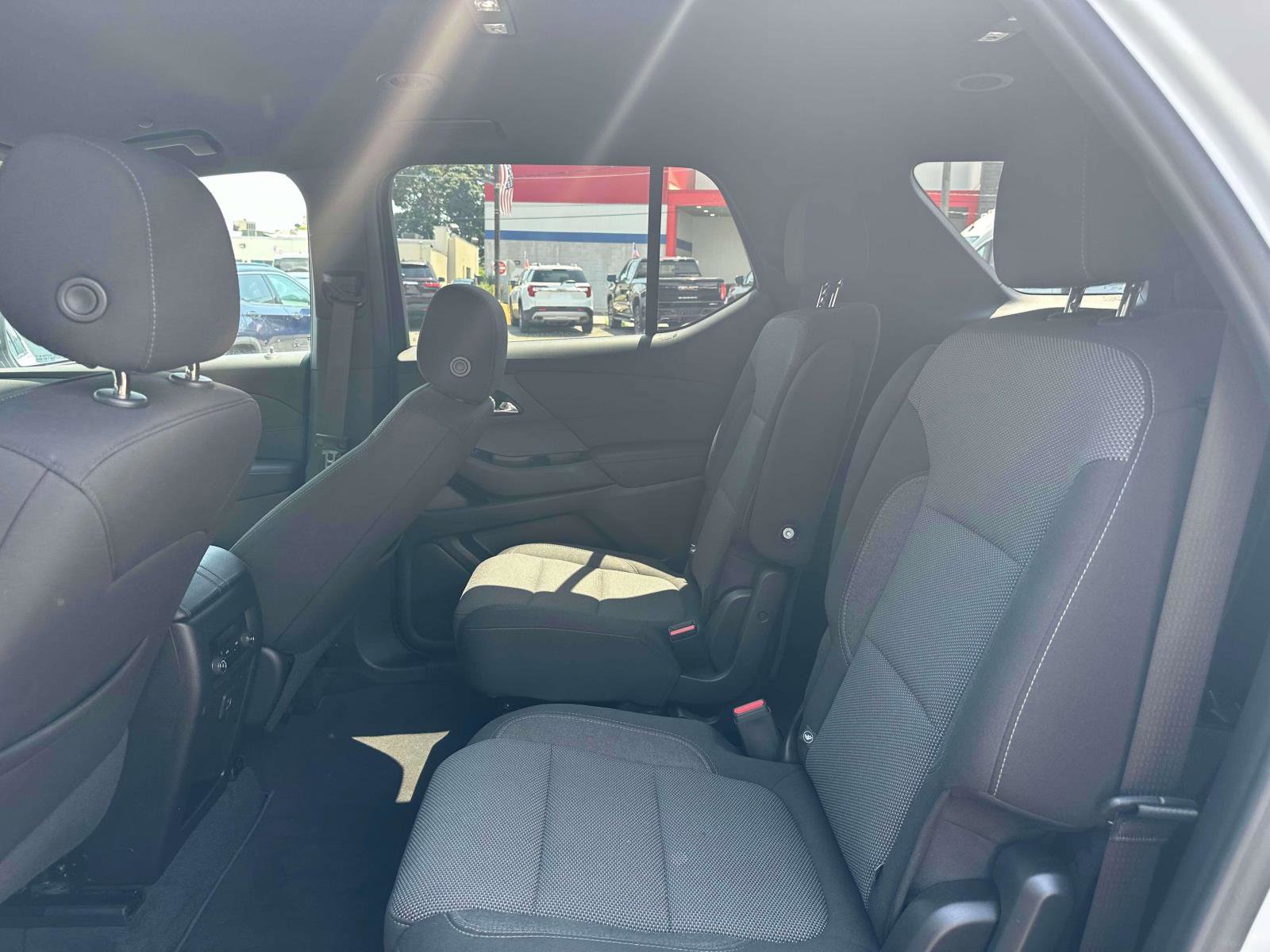 Used 2023 Chevrolet Traverse LT image 11