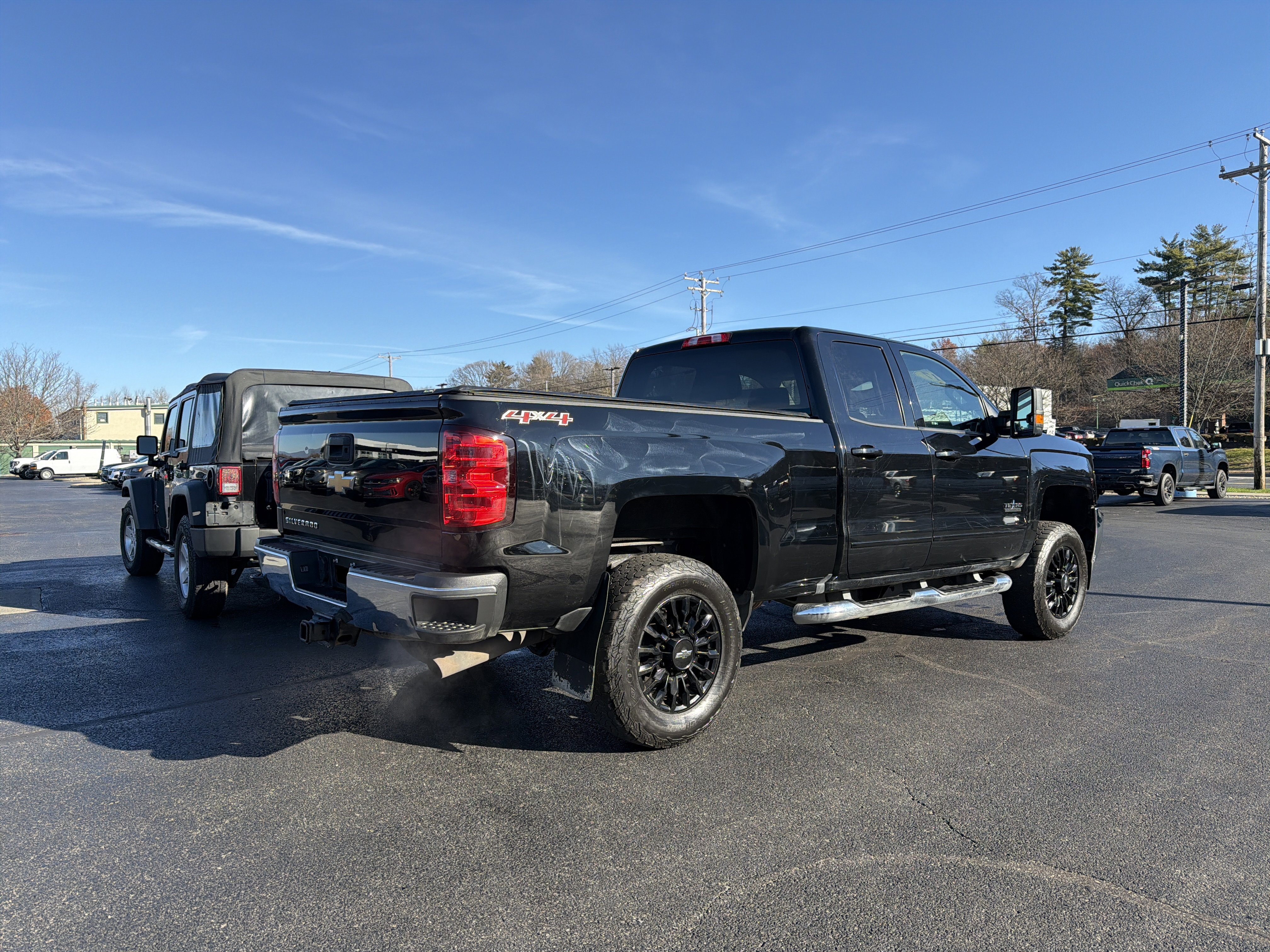 Used 2017 Chevrolet Silverado 2500 LT w/ Texas Edition image 6