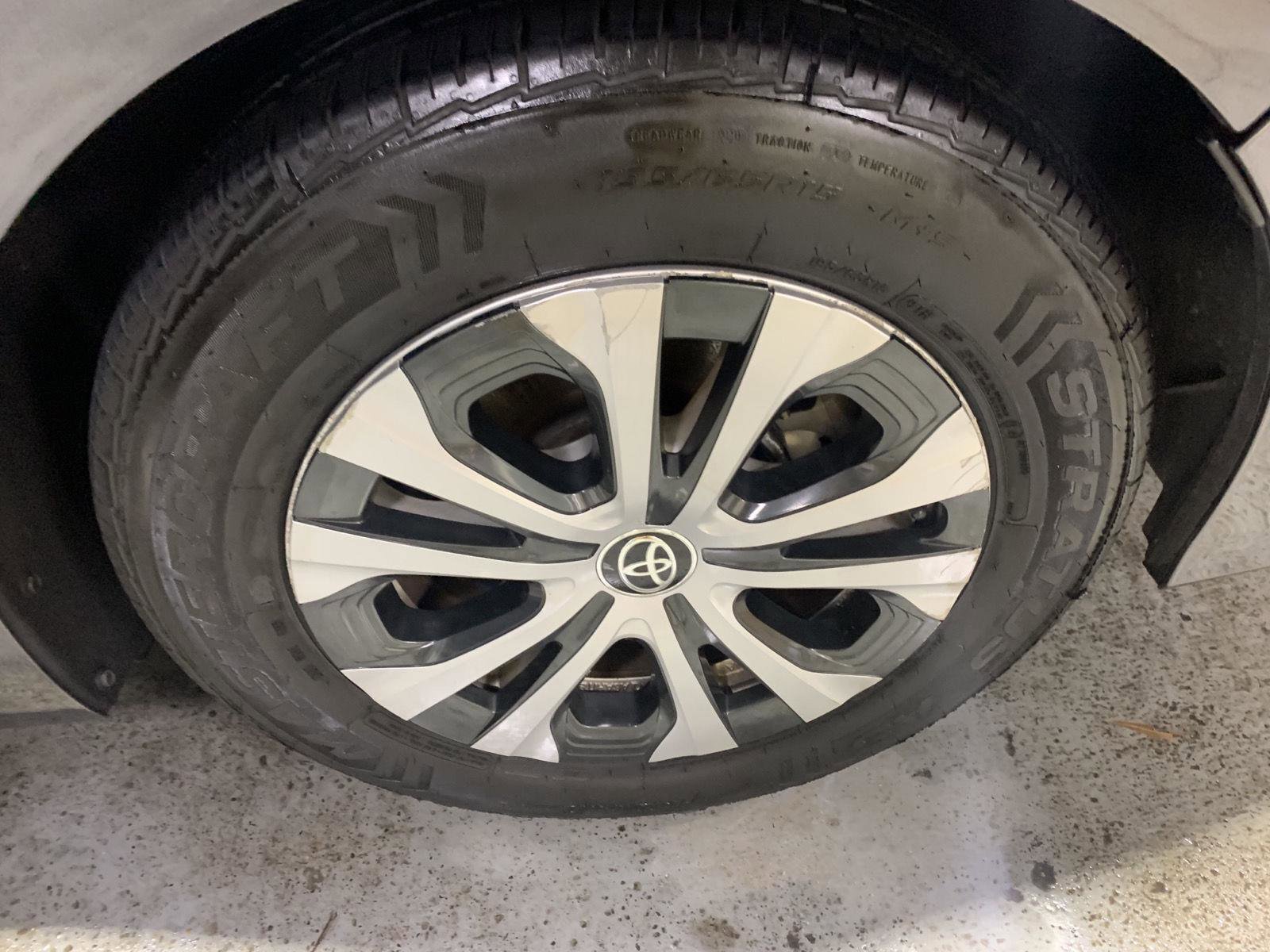 Used 2020 Toyota Prius Prime LE image 28