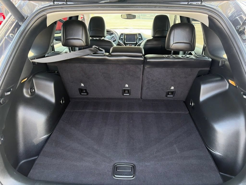 Used 2019 Jeep Cherokee Limited AWD/4WD image 14