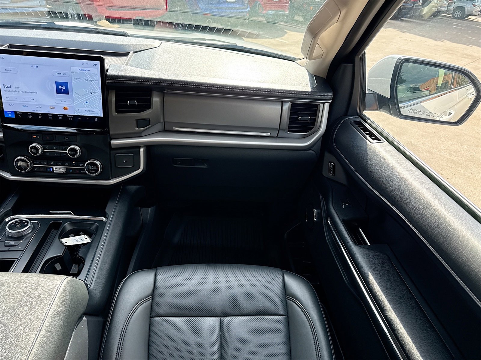 Used 2024 Ford Expedition XLT image 23