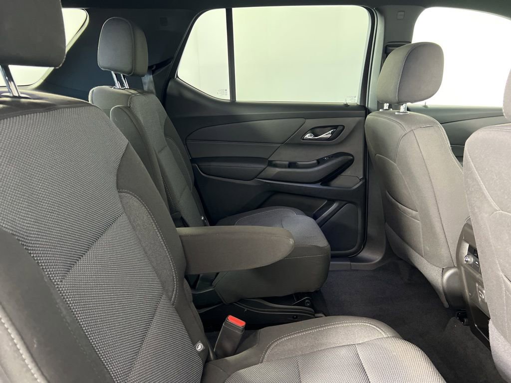 Used 2023 Chevrolet Traverse LT w/ Rear Camera Mirror Package AWD/4WD image 18