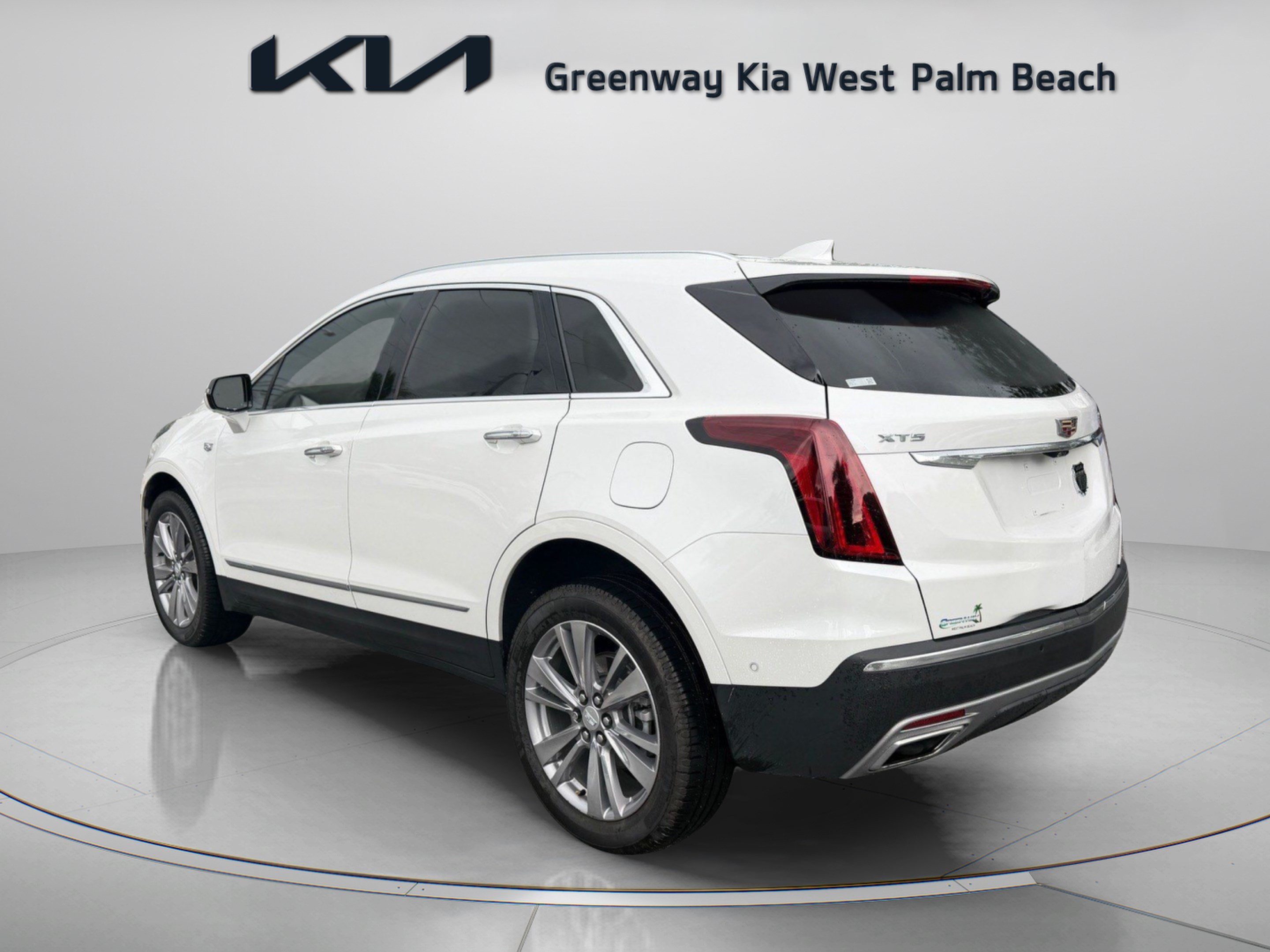 Used 2023 Cadillac XT5 Premium Luxury w/ Technology Package FWD image 5
