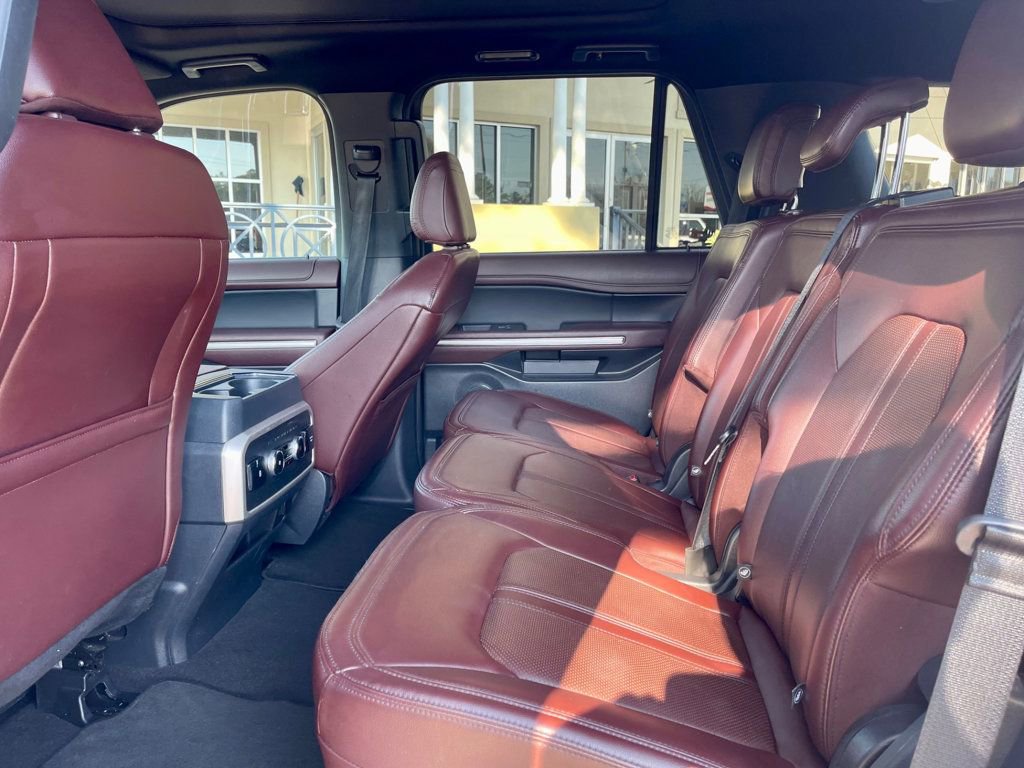 Used 2024 Ford Expedition Limited image 12