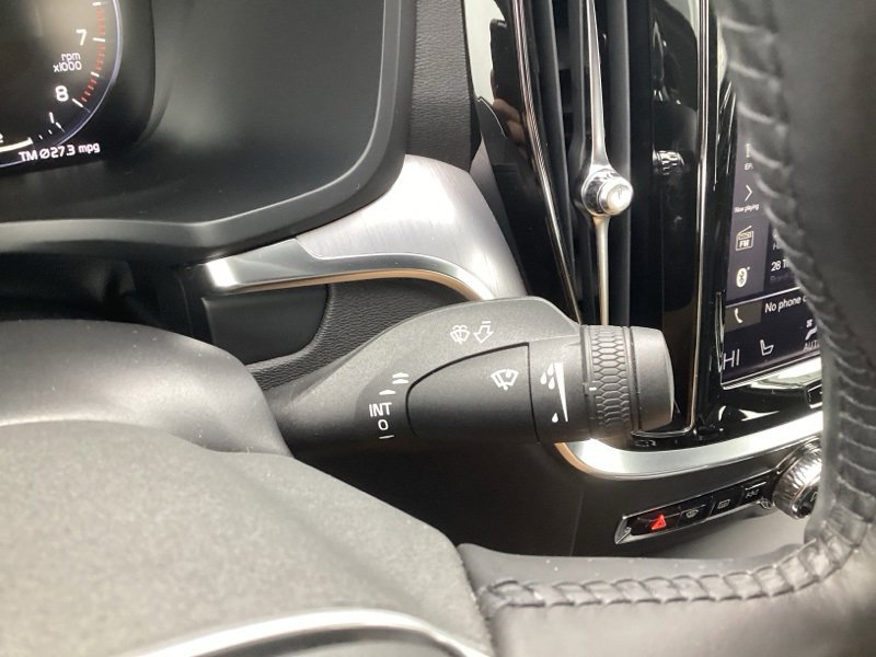 Used 2020 Volvo S60 T6 Momentum image 30