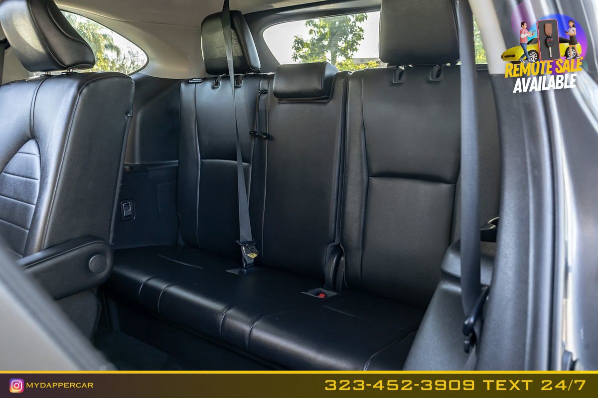 Used 2020 Toyota Highlander XLE FWD image 18