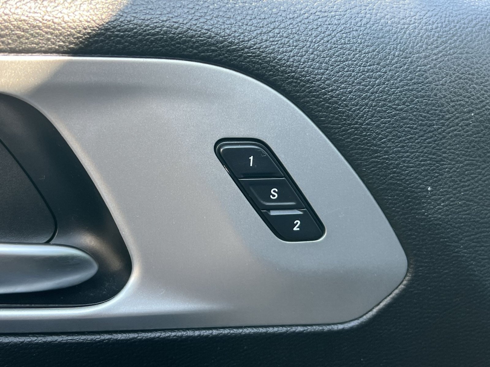 Used 2020 Chrysler Pacifica Touring-L Plus FWD image 28