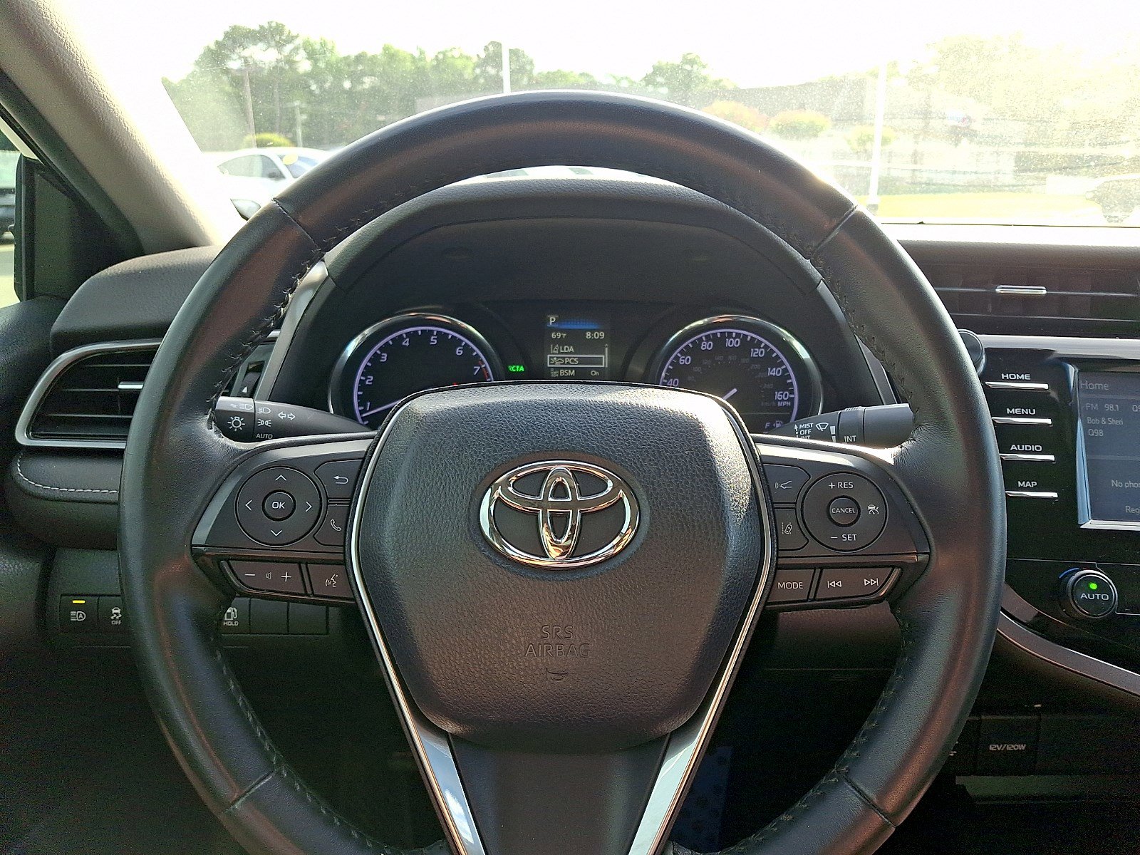 Used 2019 Toyota Camry SE w/ Convenience Package FWD image 18