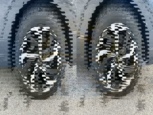 Used 2024 Audi Q8 e-tron Premium Plus image 5