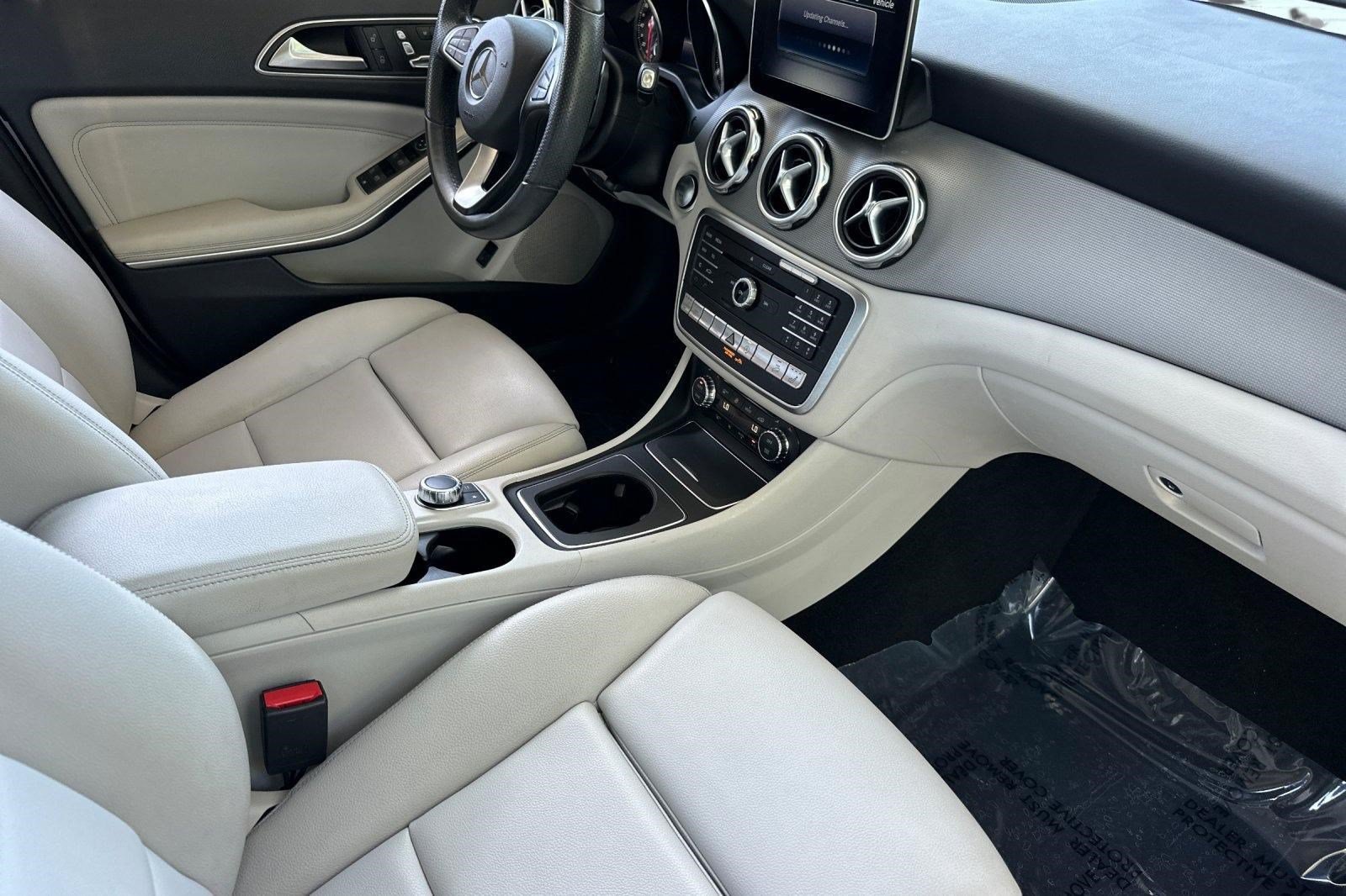 Certified 2020 Mercedes-Benz GLA 250 4MATIC image 33