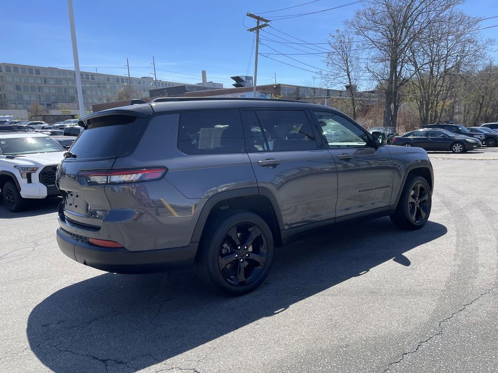 Used 2024 Jeep Grand Cherokee L Altitude AWD/4WD image 8