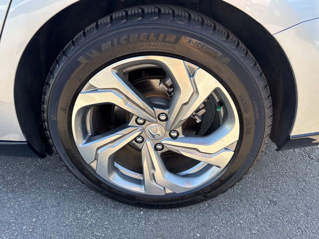 Used 2023 Honda Accord Touring image 32