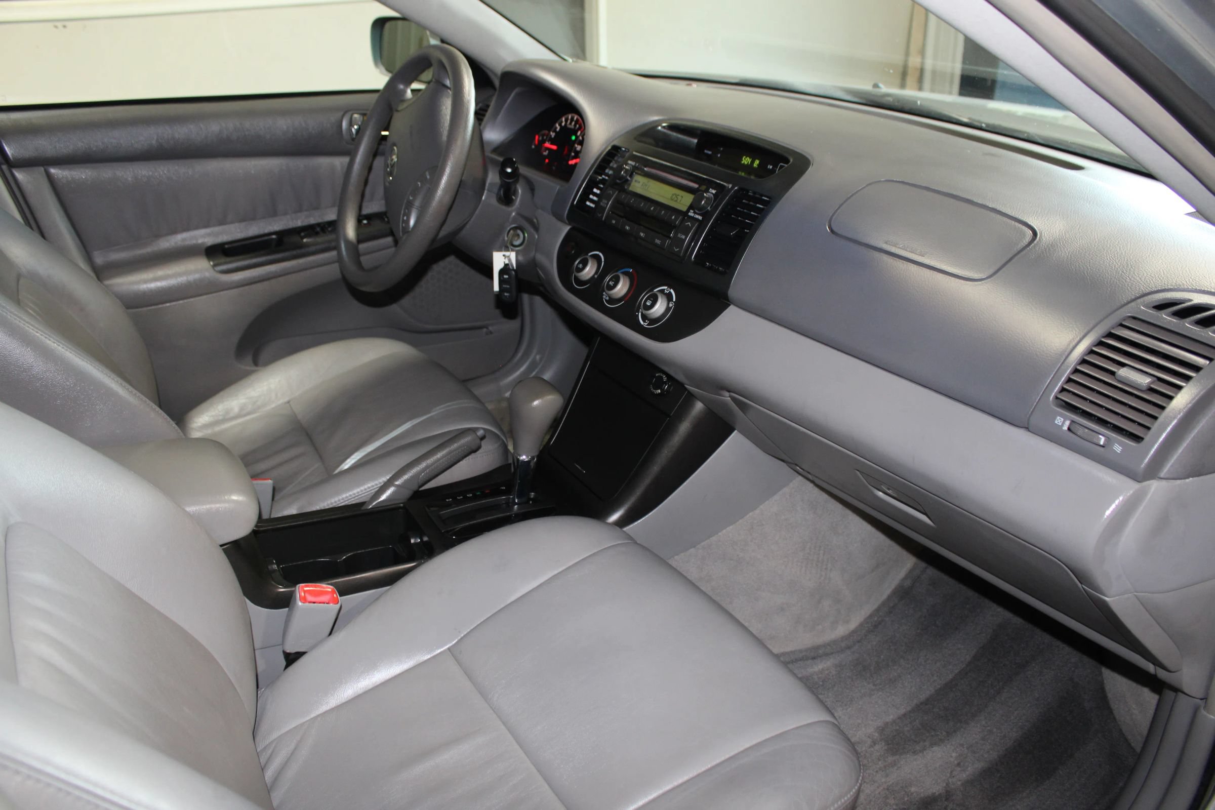 Used 2006 Toyota Camry LE FWD image 23