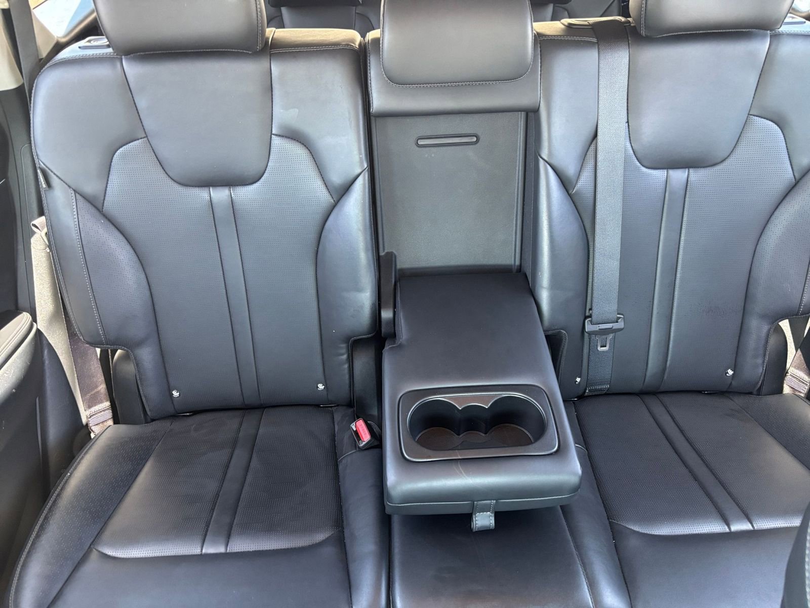 Used 2024 Kia Sorento S FWD image 41