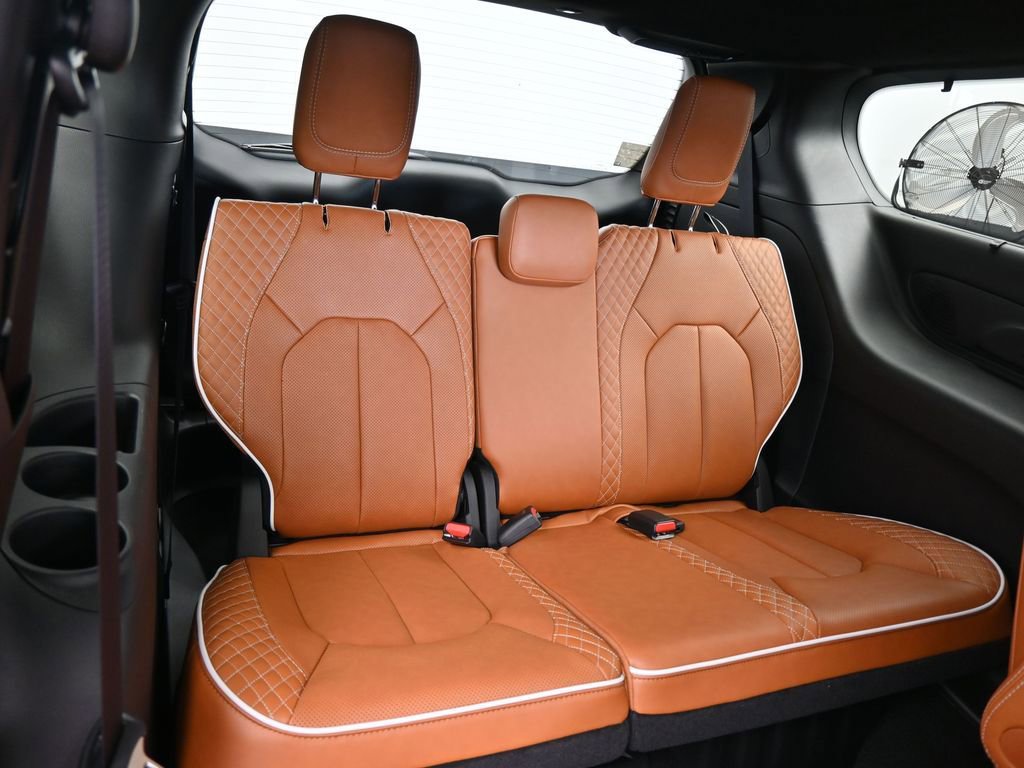 New 2026 Chrysler Pacifica Pinnacle image 47