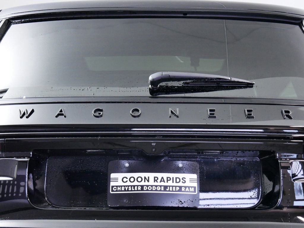 Used 2024 Jeep Wagoneer Series II image 10