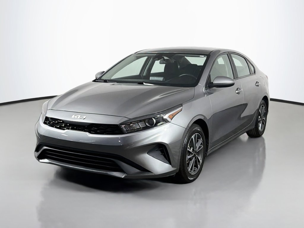 Used 2024 Kia Forte LXS FWD image 3