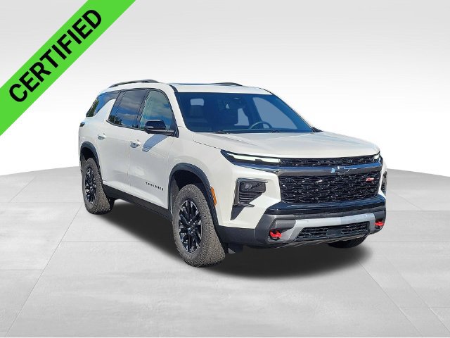 Certified 2025 Chevrolet Traverse Z71 w/ Driver Confidence Package AWD/4WD image 3