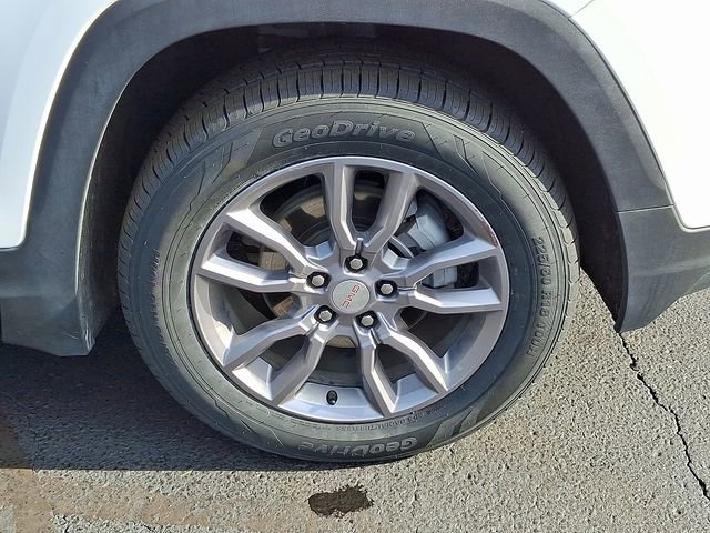 Used 2024 GMC Terrain SLT image 11