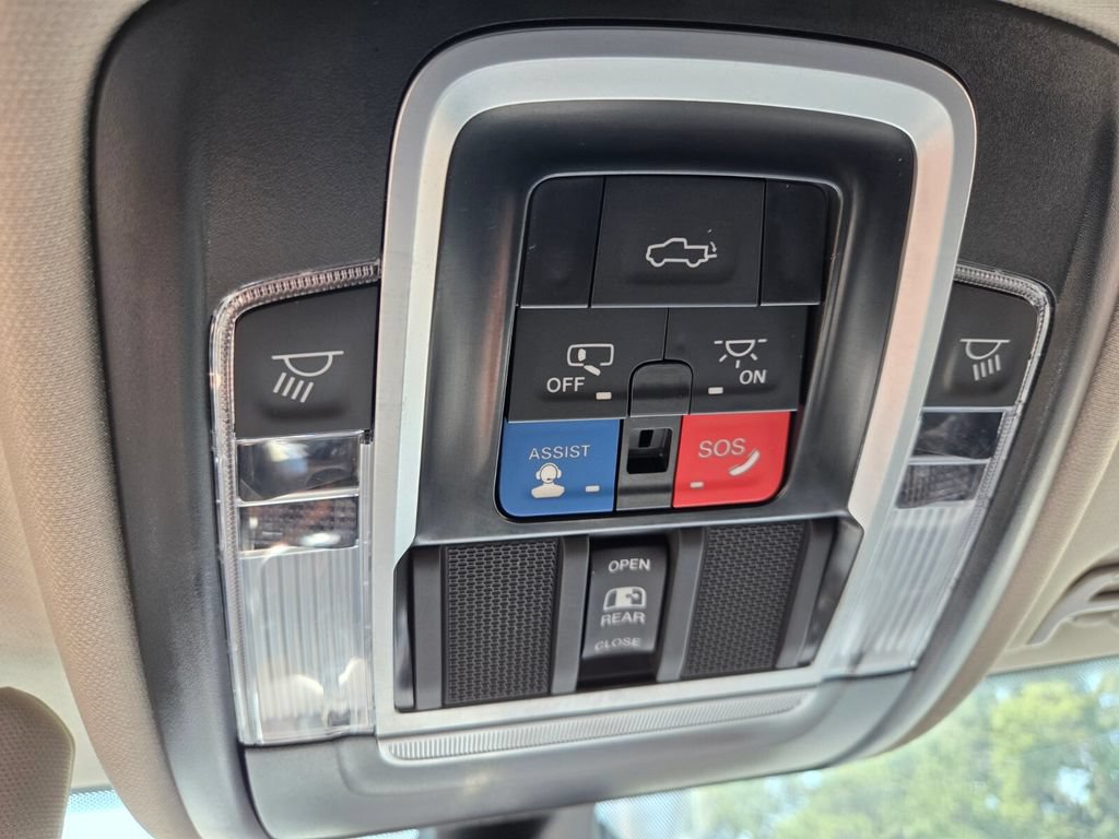 Used 2024 RAM 2500 Laramie AWD/4WD image 34