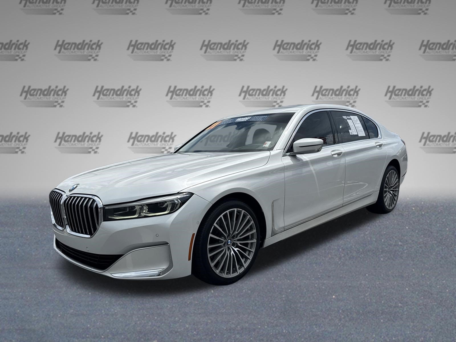 Used 2021 BMW 740i w/ Premium Package RWD image 5