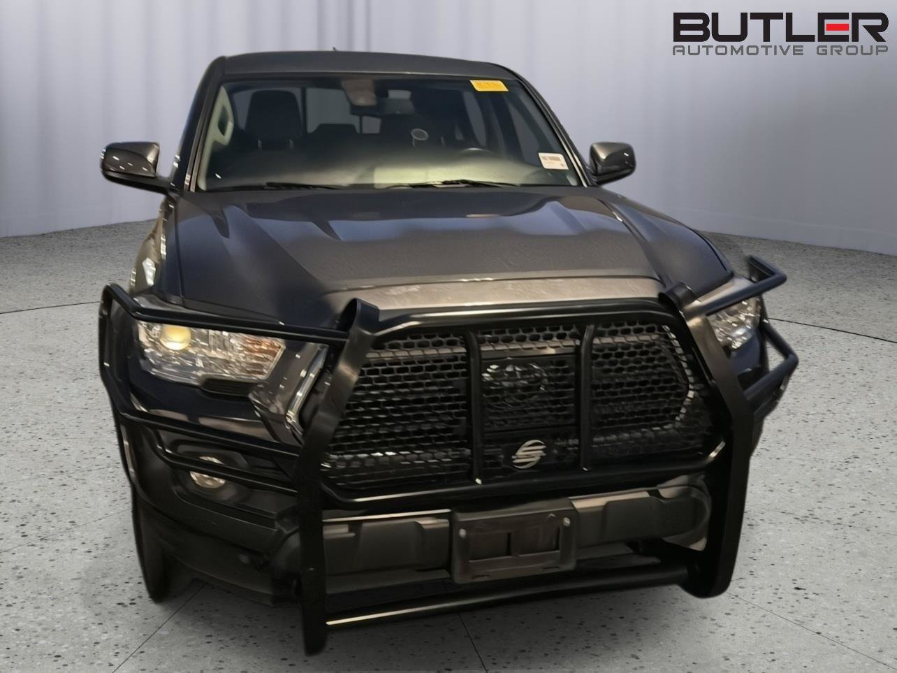 Used 2020 Toyota Tacoma SR5 RWD image 4
