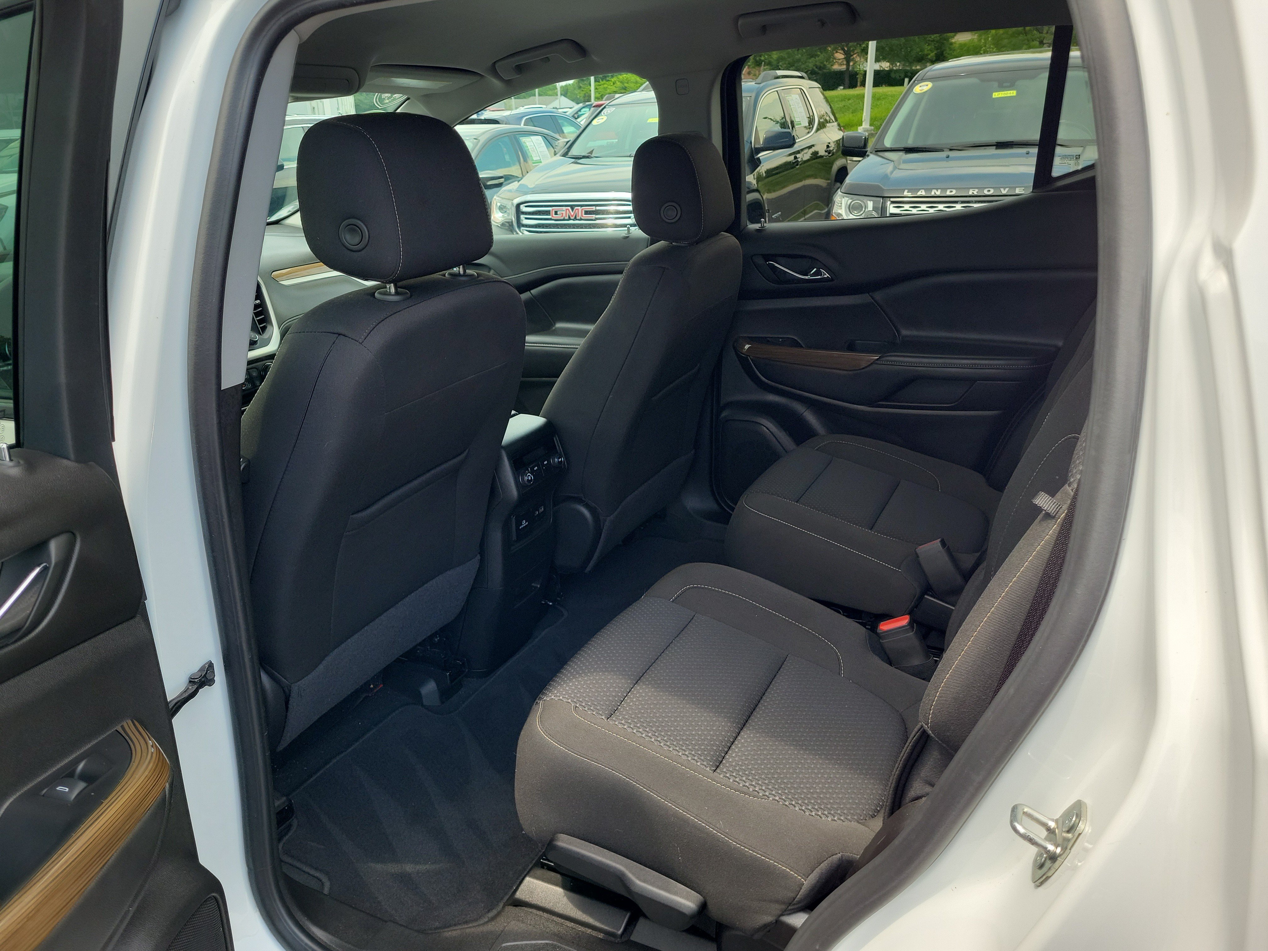 Used 2023 GMC Acadia SLE w/ Driver Convenience Package FWD image 13