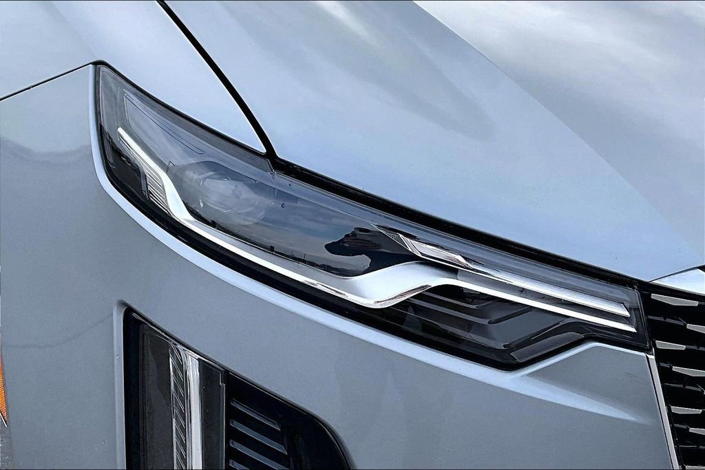 Certified 2025 Cadillac XT6 Premium Luxury AWD/4WD image 30